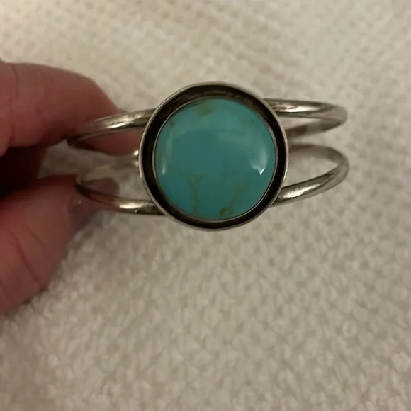 Sterling silver bangle with tourquoise stone - Picture 1 of 4